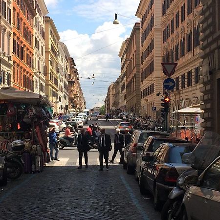 Casa Vacanza Colosseo Rzym Zewnętrze zdjęcie
