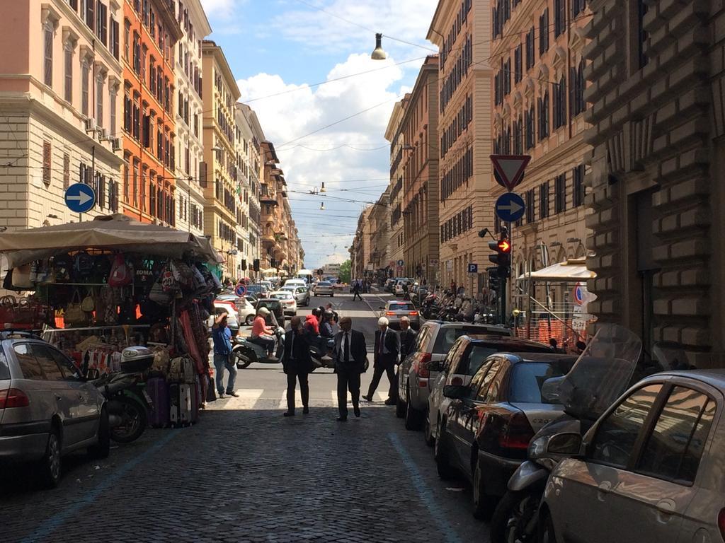 Casa Vacanza Colosseo Rzym Zewnętrze zdjęcie