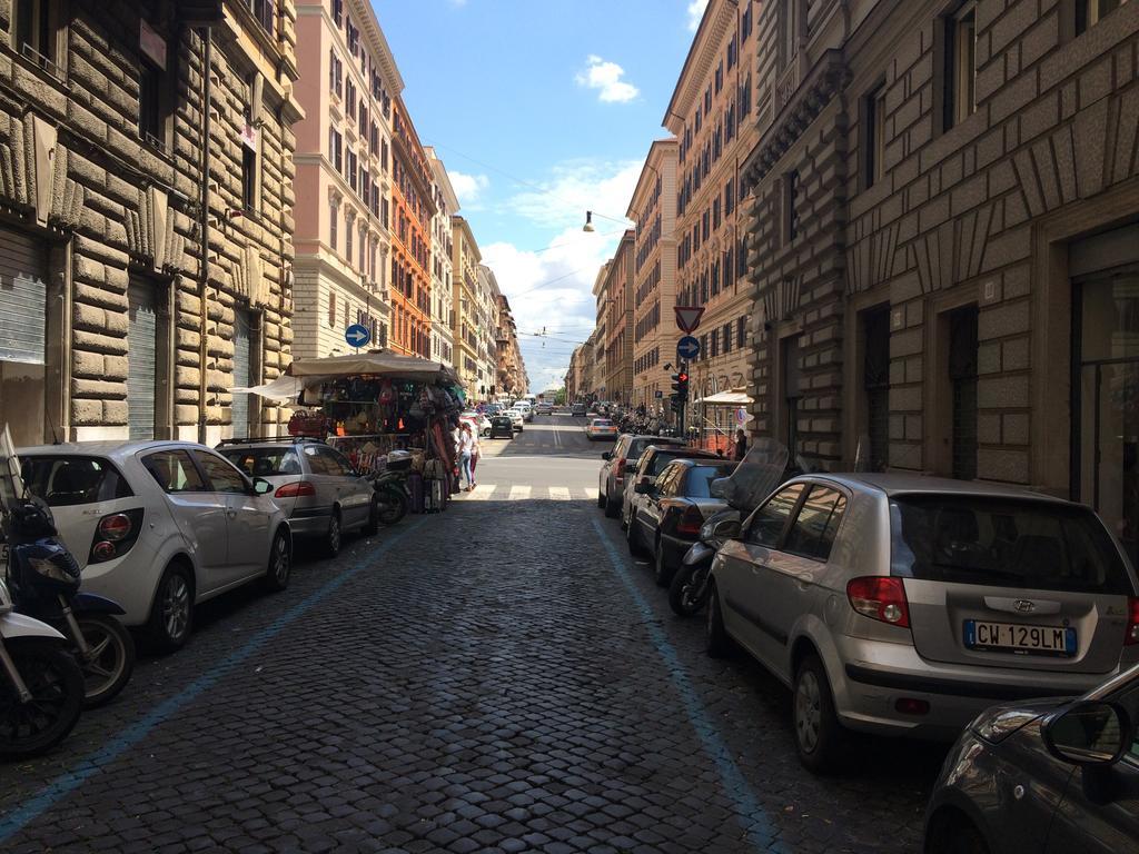 Casa Vacanza Colosseo Rzym Zewnętrze zdjęcie